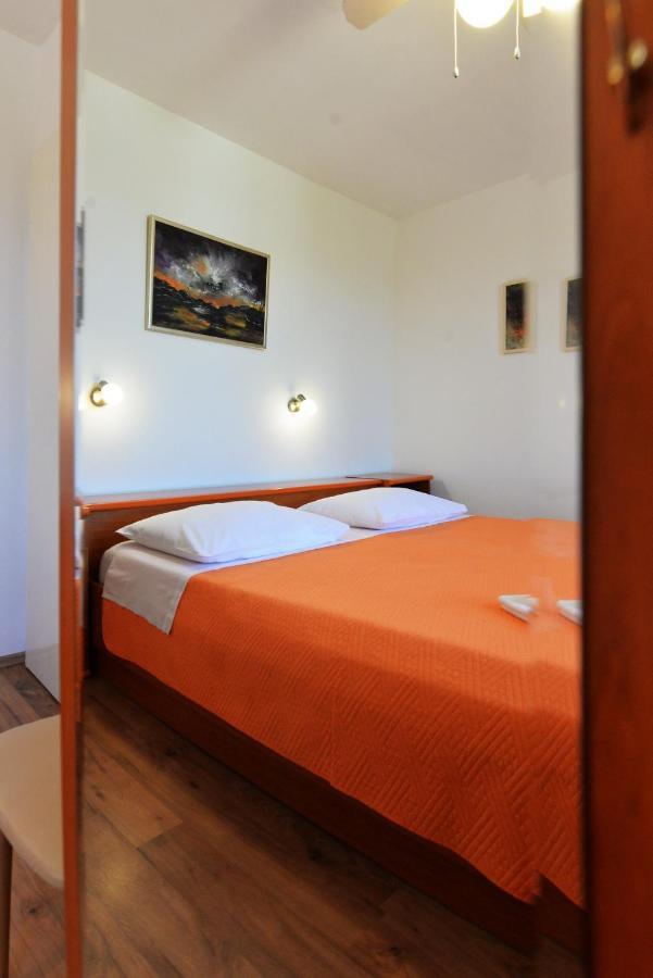 Beach Apartment Vami With Sea View Murter Buitenkant foto