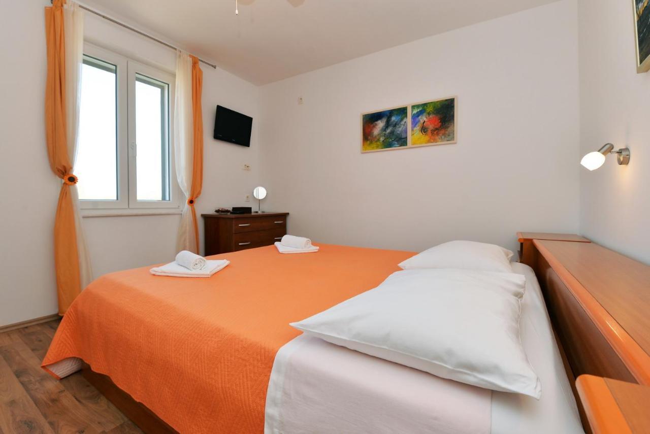 Beach Apartment Vami With Sea View Murter Buitenkant foto