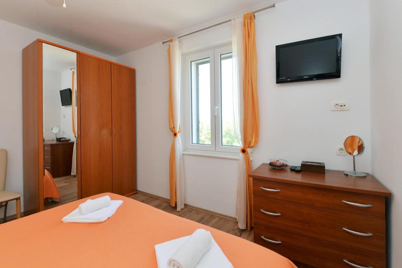 Beach Apartment Vami With Sea View Murter Buitenkant foto