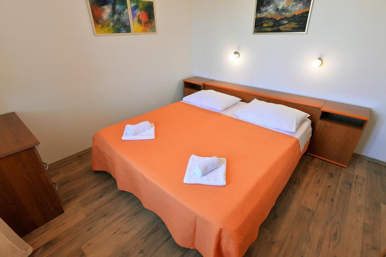 Beach Apartment Vami With Sea View Murter Buitenkant foto