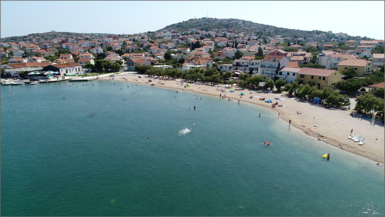 Beach Apartment Vami With Sea View Murter Buitenkant foto